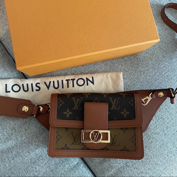 🔥LOUIS VUITTON🔥/Monogram  Canvas Dauphine Bumbag Bag/Gently Used/Box included - Picture 11 of 16